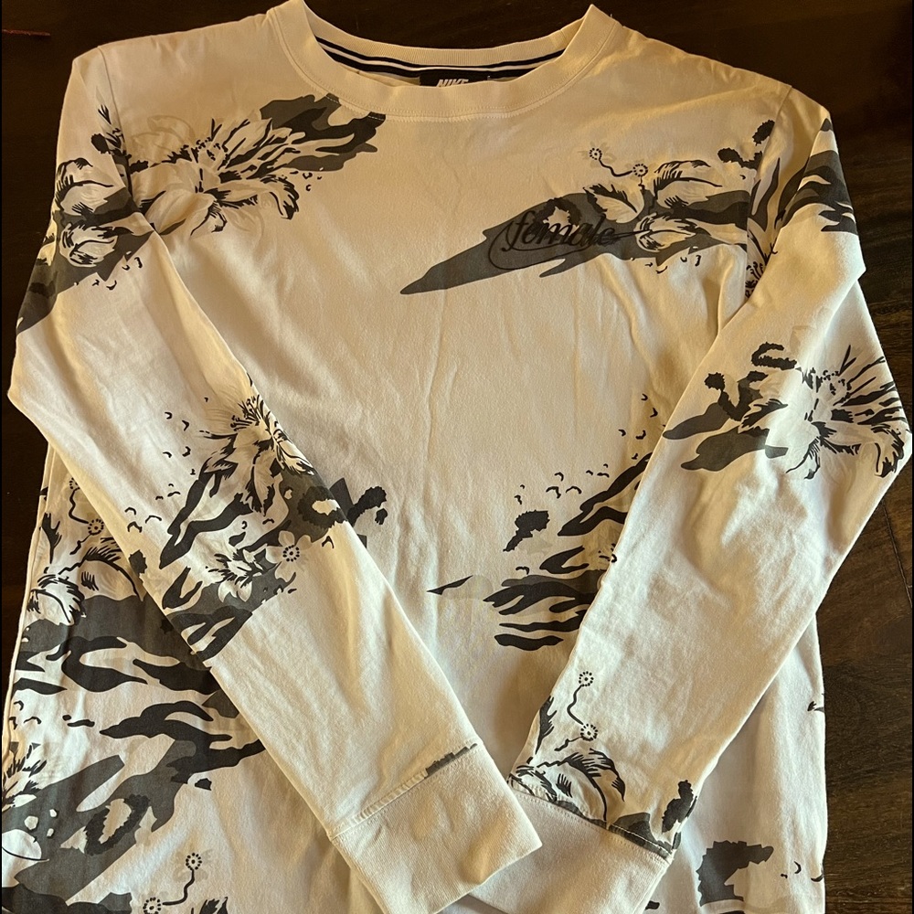 Nike womens top. Female line.